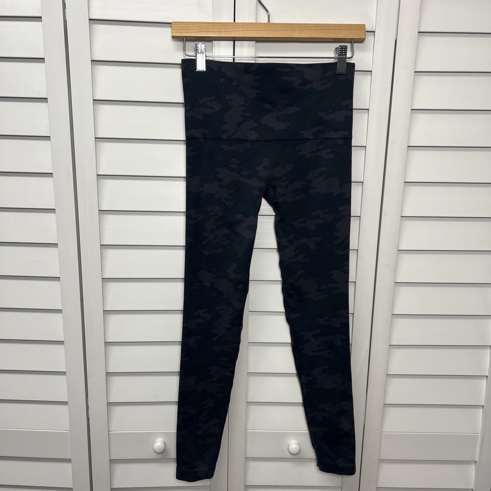 Spanx Look At Me Now Camo Seamless Leggings Women's Size Medium Heather Gray - Picture 9 of 9